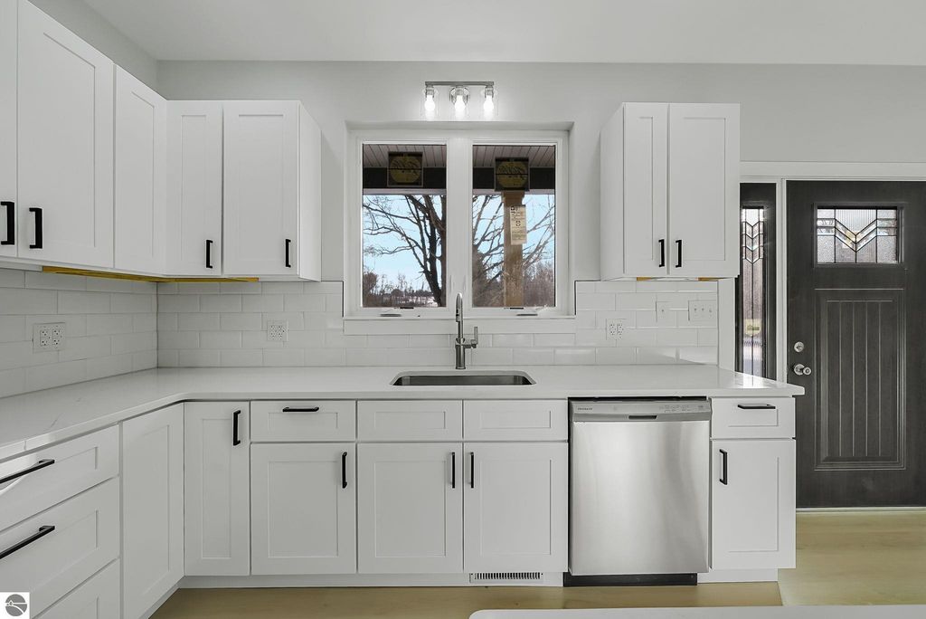 Image 28 of property listing at 1713 Vanderlip Road, Traverse City, MI 49686