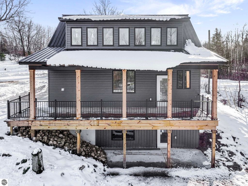 Image 5 of property listing at 1713 Vanderlip Road, Traverse City, MI 49686