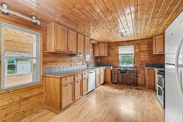 11151 US Highway 31, Montague, MI 49437