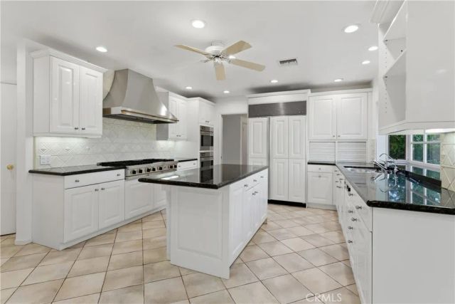 19803 Linnet Street, Woodland Hills, CA 91364