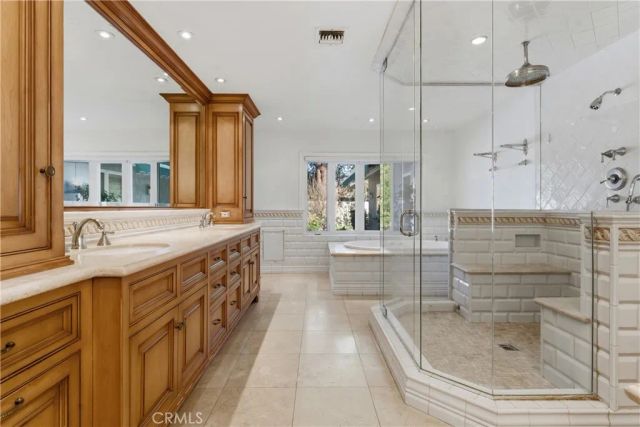 19803 Linnet Street, Woodland Hills, CA 91364