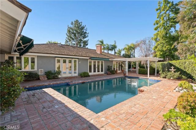 19803 Linnet Street, Woodland Hills, CA 91364