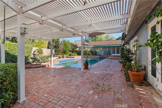 19803 Linnet Street, Woodland Hills, CA 91364