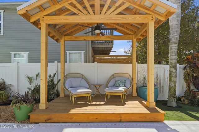 1472 LAUREL Way, Atlantic Beach, FL 32233