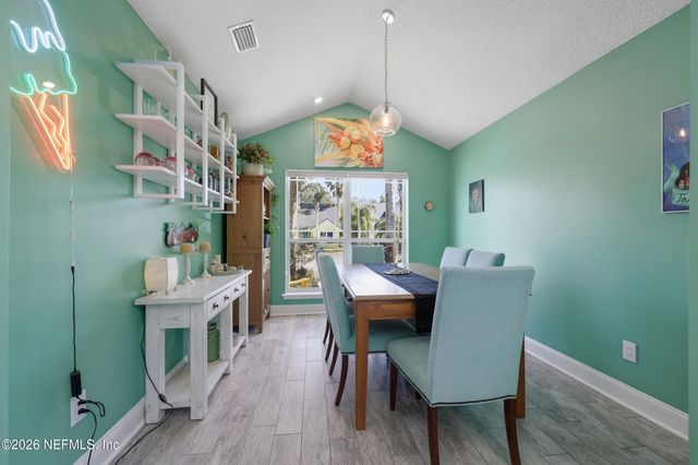 1472 LAUREL Way, Atlantic Beach, FL 32233