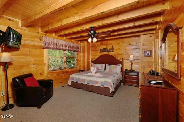2026 Cougar Crossing Way, Sevierville, TN 37876