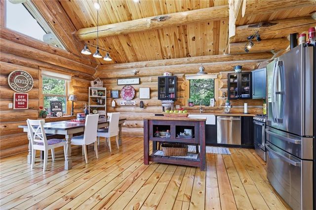 22948 Spooncreek Road, Edgerton, KS 66021