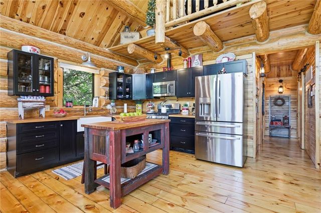 22948 Spooncreek Road, Edgerton, KS 66021