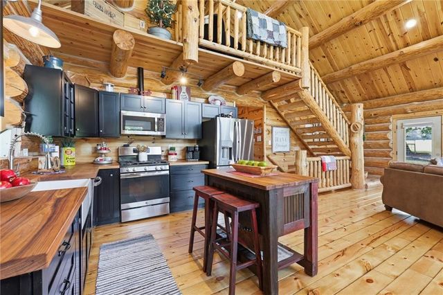 22948 Spooncreek Road, Edgerton, KS 66021