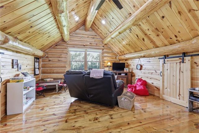 22948 Spooncreek Road, Edgerton, KS 66021