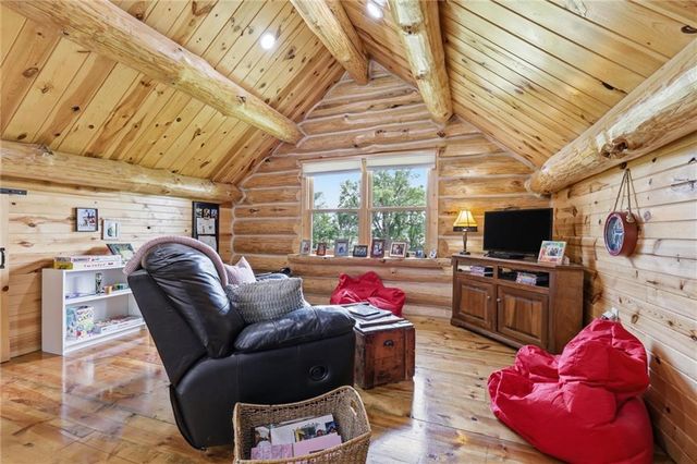 22948 Spooncreek Road, Edgerton, KS 66021
