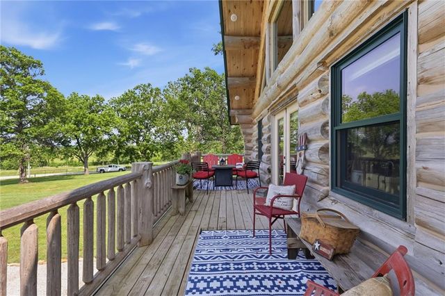 22948 Spooncreek Road, Edgerton, KS 66021