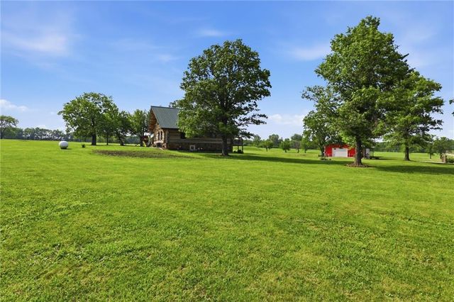 22948 Spooncreek Road, Edgerton, KS 66021