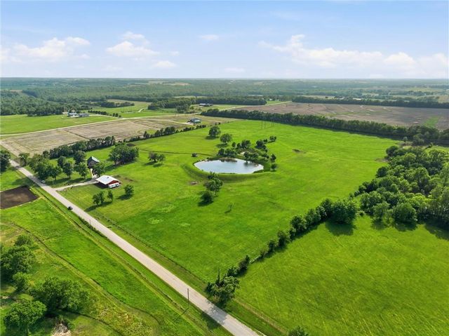 22948 Spooncreek Road, Edgerton, KS 66021