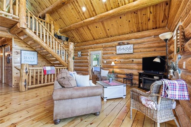 22948 Spooncreek Road, Edgerton, KS 66021