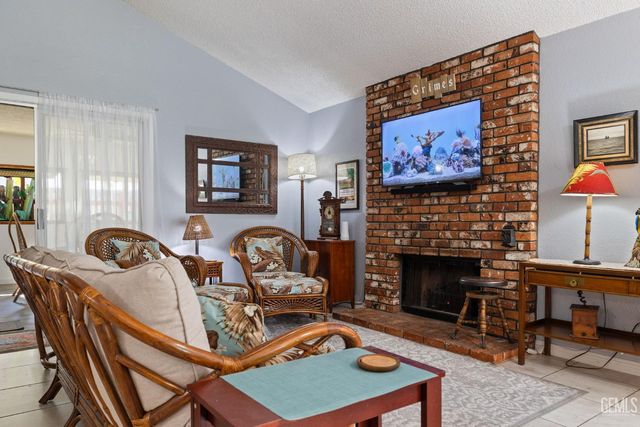 5609 Arbor Court, Bakersfield, CA 93309