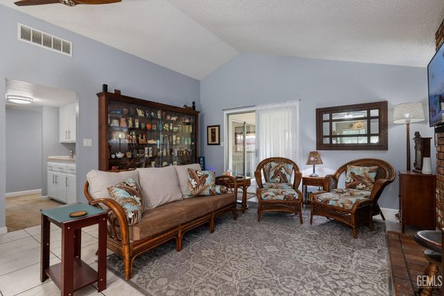 5609 Arbor Court, Bakersfield, CA 93309