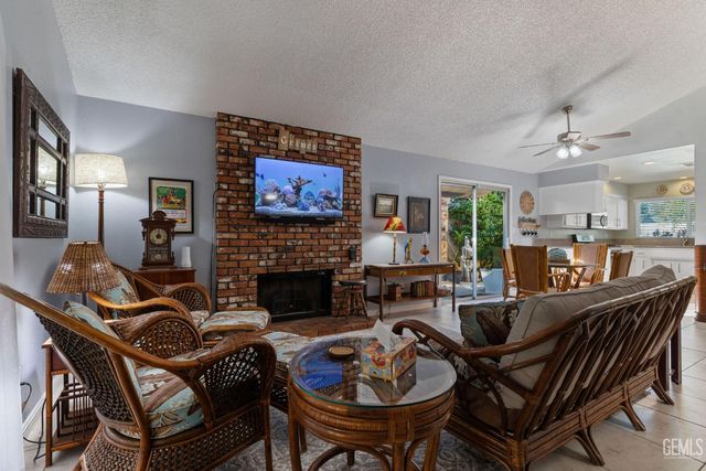 5609 Arbor Court, Bakersfield, CA 93309