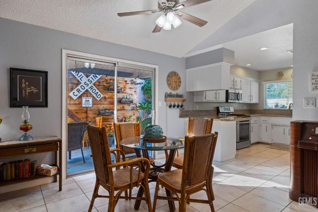 5609 Arbor Court, Bakersfield, CA 93309