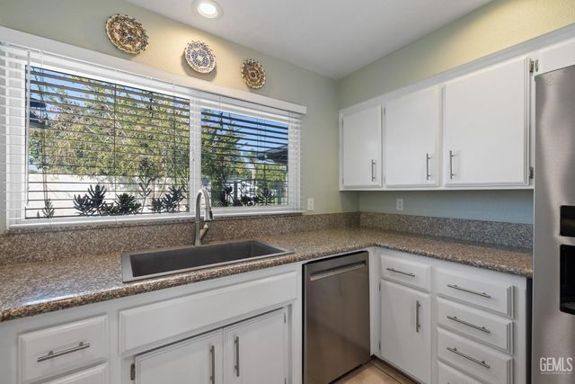 5609 Arbor Court, Bakersfield, CA 93309