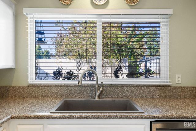 5609 Arbor Court, Bakersfield, CA 93309