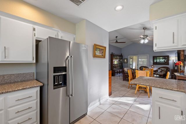 5609 Arbor Court, Bakersfield, CA 93309