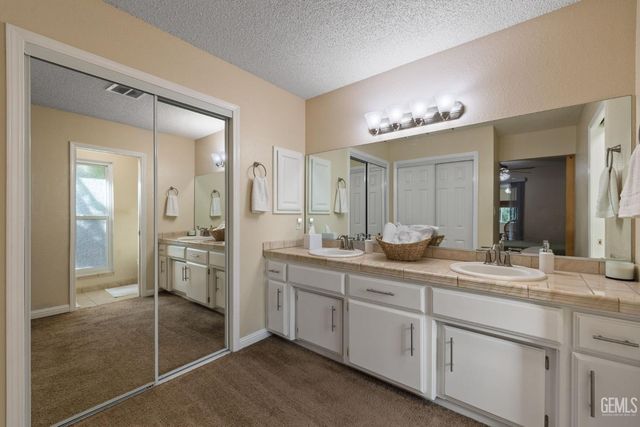 5609 Arbor Court, Bakersfield, CA 93309