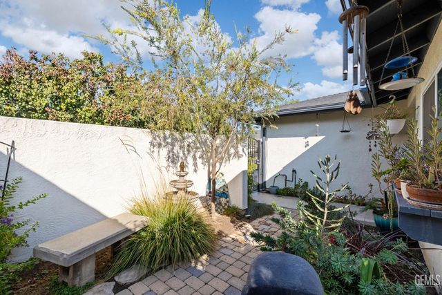 5609 Arbor Court, Bakersfield, CA 93309