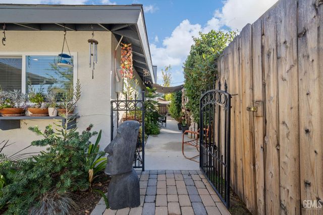 5609 Arbor Court, Bakersfield, CA 93309