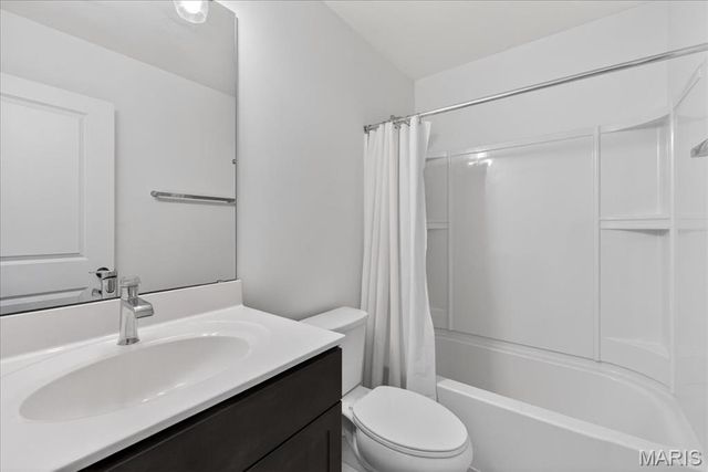 203 Homestretch Lane, Wentzville, MO 63385