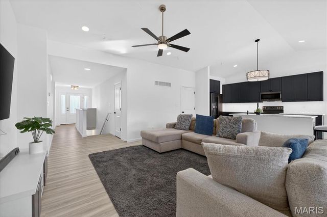 203 Homestretch Lane, Wentzville, MO 63385