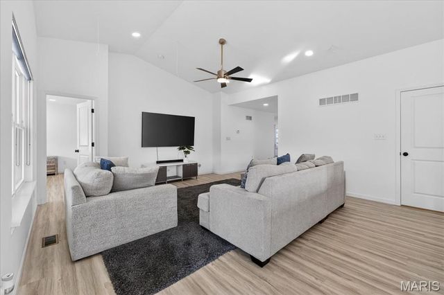 203 Homestretch Lane, Wentzville, MO 63385