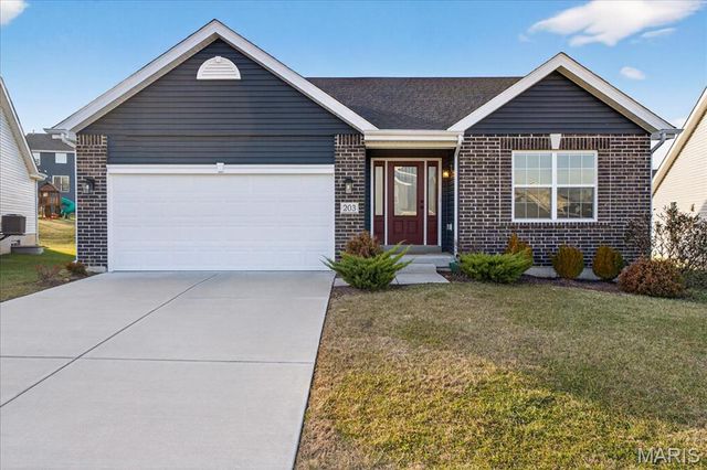 203 Homestretch Lane, Wentzville, MO 63385
