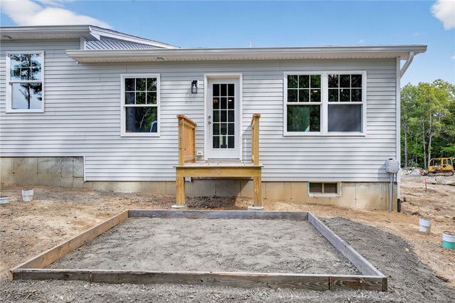 3 Leona Court, West Warwick, RI 02893