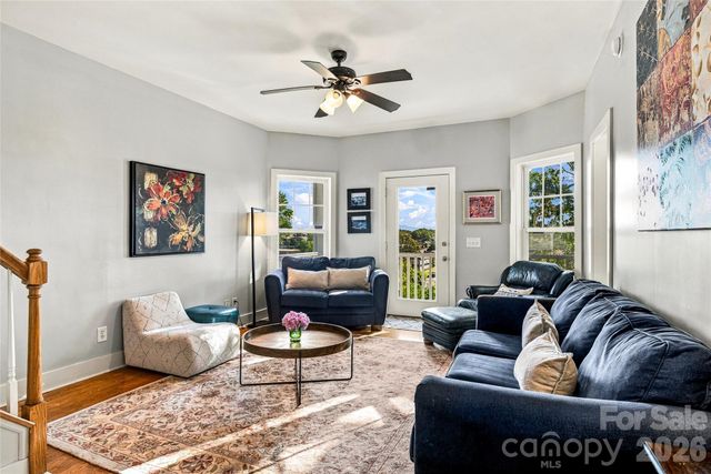 14 Summit Circle, Hendersonville, NC 28739
