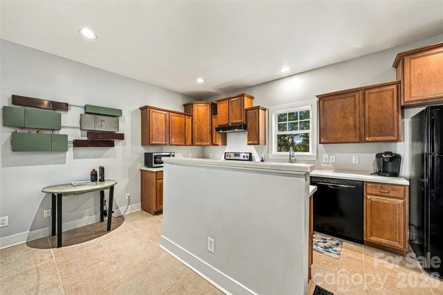 14 Summit Circle, Hendersonville, NC 28739