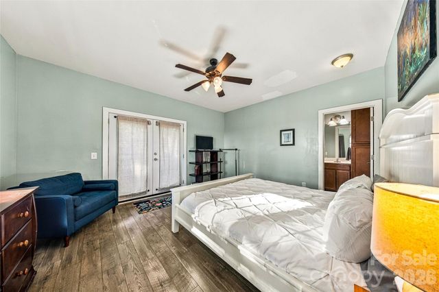 14 Summit Circle, Hendersonville, NC 28739