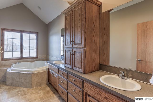 1244 Skyline Drive, Blair, NE 68008