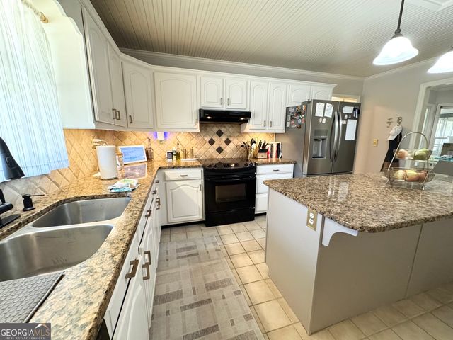 230 Ridge Circle, Dublin, GA 31021