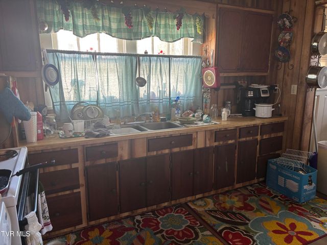 219 Oak Street, Mountain City, TN 37683