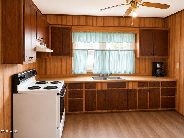 219 Oak Street, Mountain City, TN 37683
