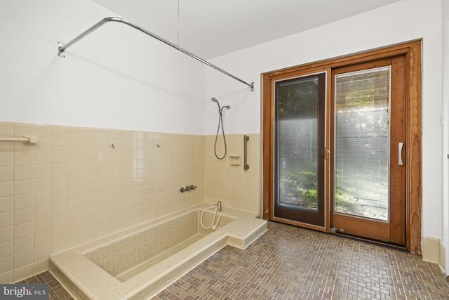 3548 N VALLEY ST, Arlington, VA 22207