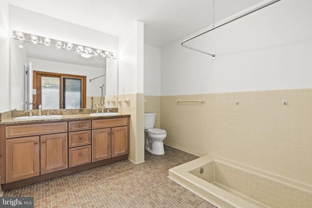 3548 N VALLEY ST, Arlington, VA 22207