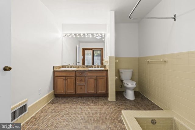 3548 N VALLEY ST, Arlington, VA 22207