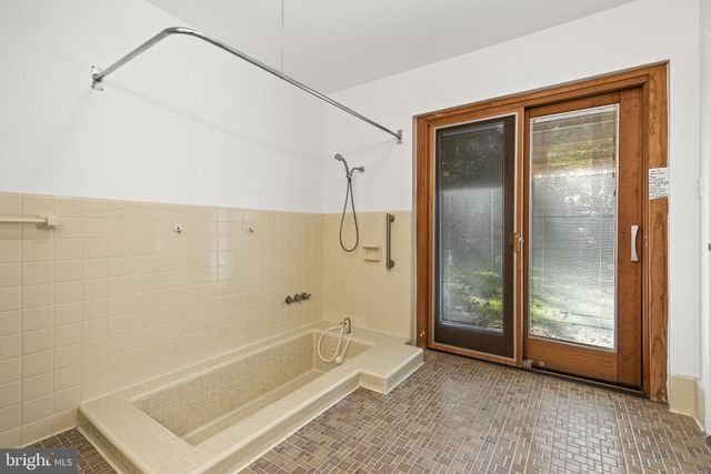 3548 N VALLEY ST, Arlington, VA 22207