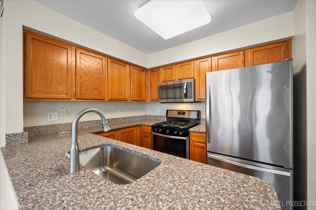 1916 Middlebury Drive 1916, Aurora, IL 60503