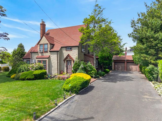 66 Walter Avenue, Hicksville, NY 11801