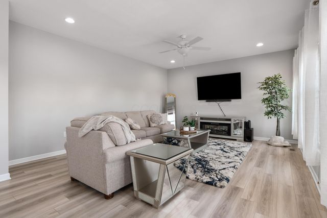 7393 McQueen Drive NW, Pickerington, OH 43147