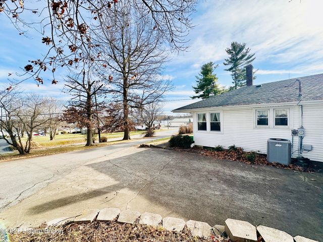 904 Brandenburg Rd, Leitchfield, KY 42754