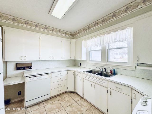 904 Brandenburg Rd, Leitchfield, KY 42754